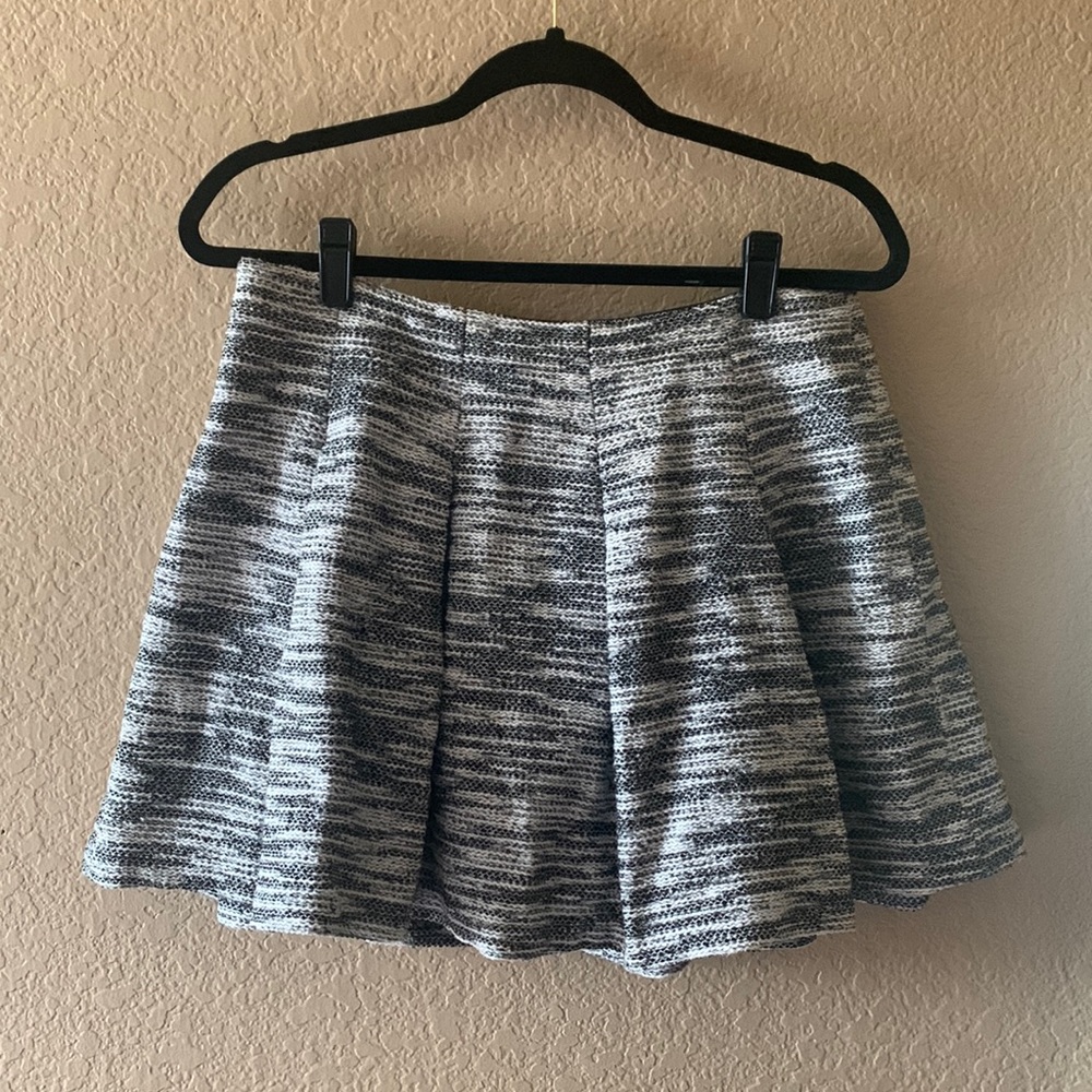 Alice & Olivia Mini Skirt 🤍